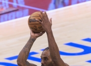 米兰体育网页版-快船取得惊险胜利，力保季后赛席位的简单介绍