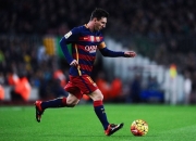 米兰体育-曼联胜巴萨，梅西无缘进球刷新纪录