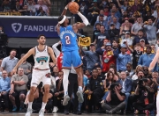 米兰体育app-灰熊惨遭太阳逆转，莫兰特努力但球队不幸失利