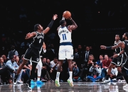 米兰体育入口-篮网在主场战胜老鹰，结束两连败