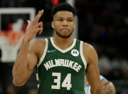 米兰真人-黄蜂大胜雄鹿，结束两连败