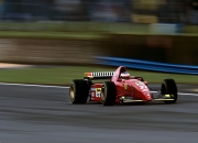 milan.com-F1新赛季揭幕战焦点战，希腊战术压制尼斯，赛场如战场