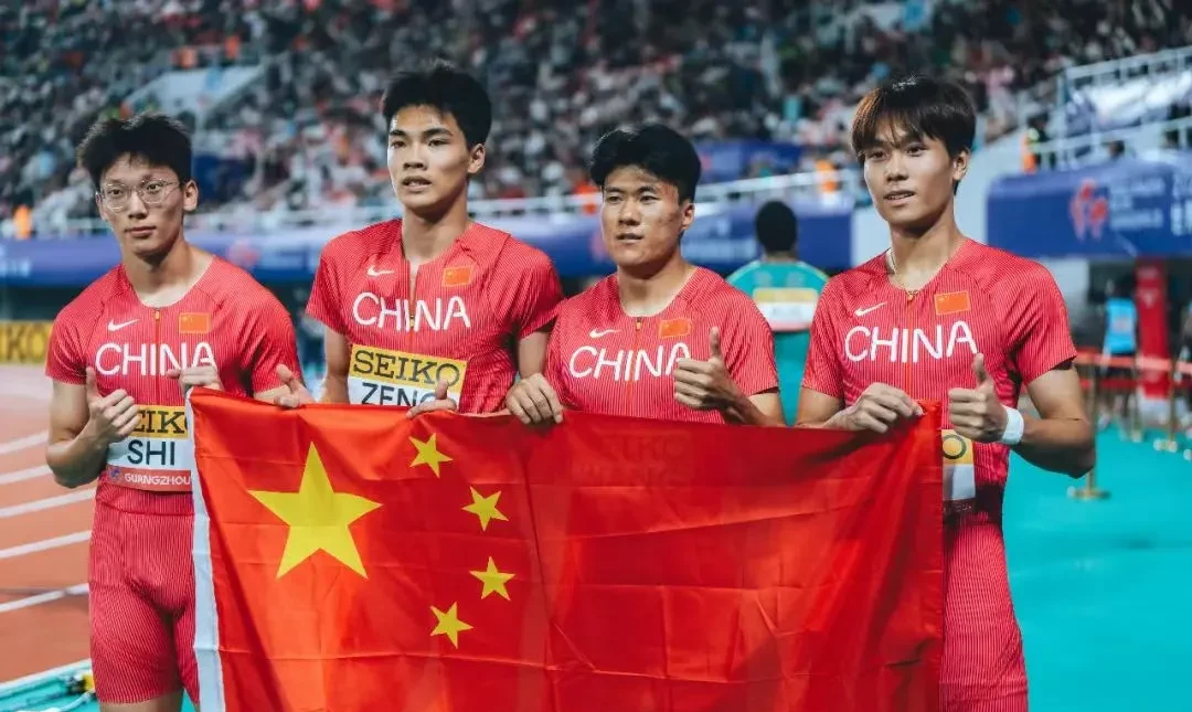 激动人心！中国运动员们勇攀高峰！