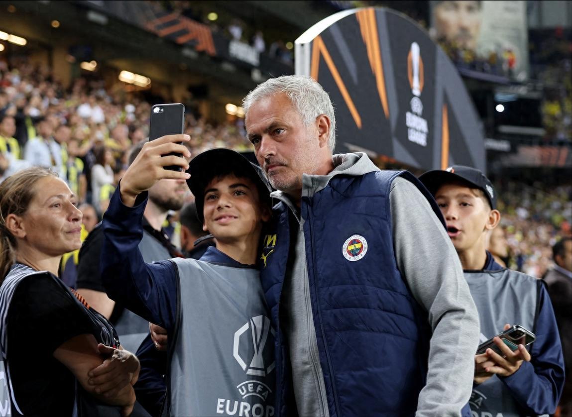 阿贾克斯力克里昂,实力施展如鱼得水的简单介绍 阿贾克斯力克里昂,实力施展如鱼得水的简单介绍