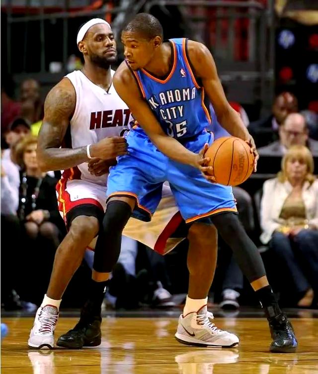 NBA巨星对决詹姆斯vs杜兰特 NBA巨星对决詹姆斯vs杜兰特