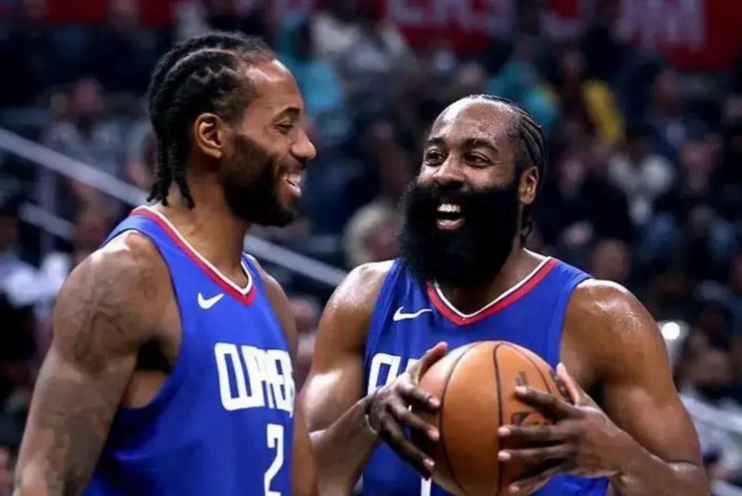 快船取得惊险胜利，力保季后赛席位的简单介绍