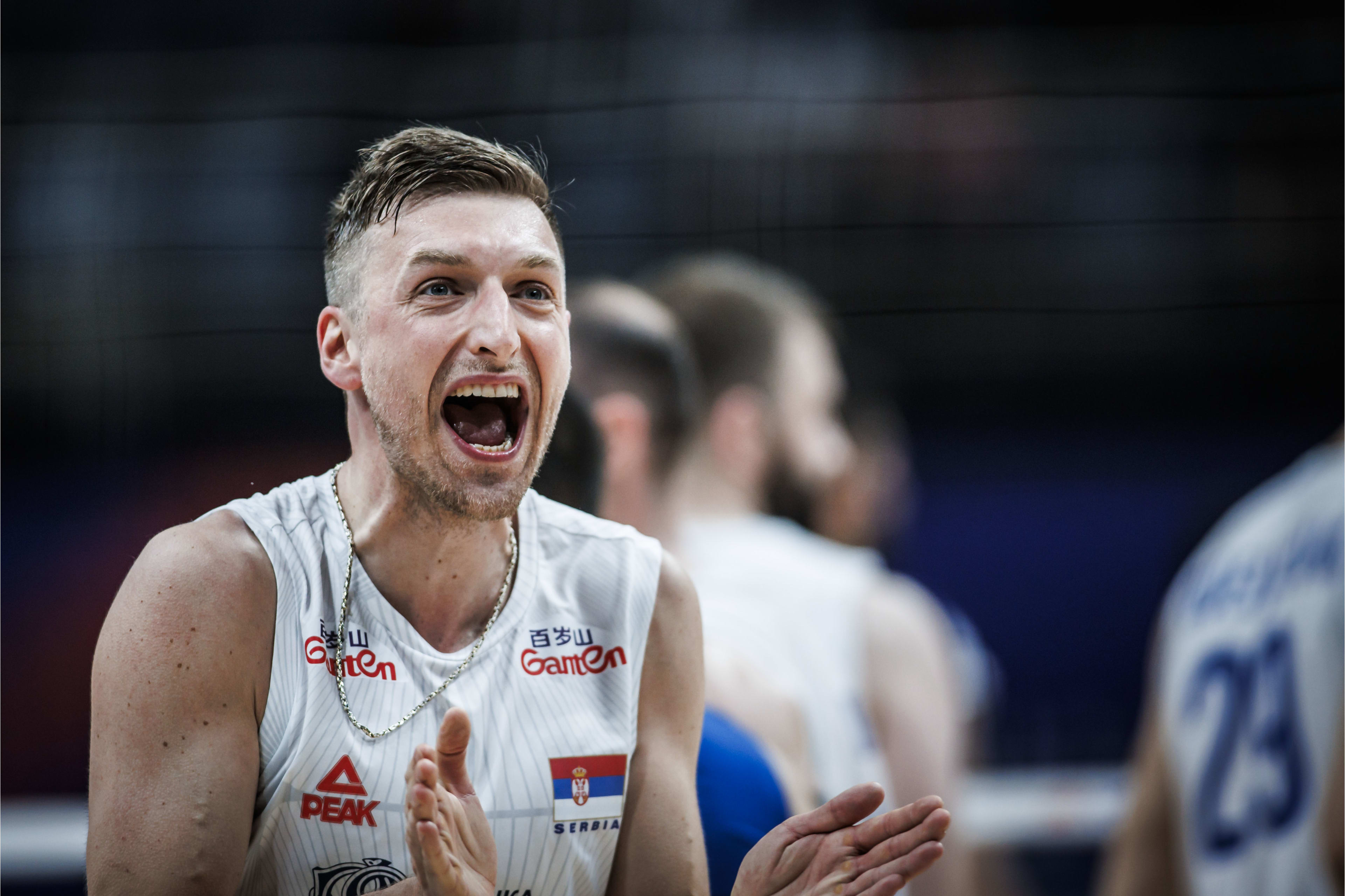 塞尔维亚选手在排球赛中取胜 塞尔维亚选手在排球赛中取胜