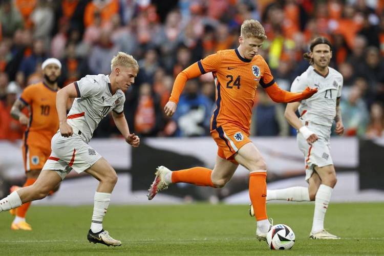 罗马尼亚队横扫挪威队跻身欧国联半决赛的简单介绍