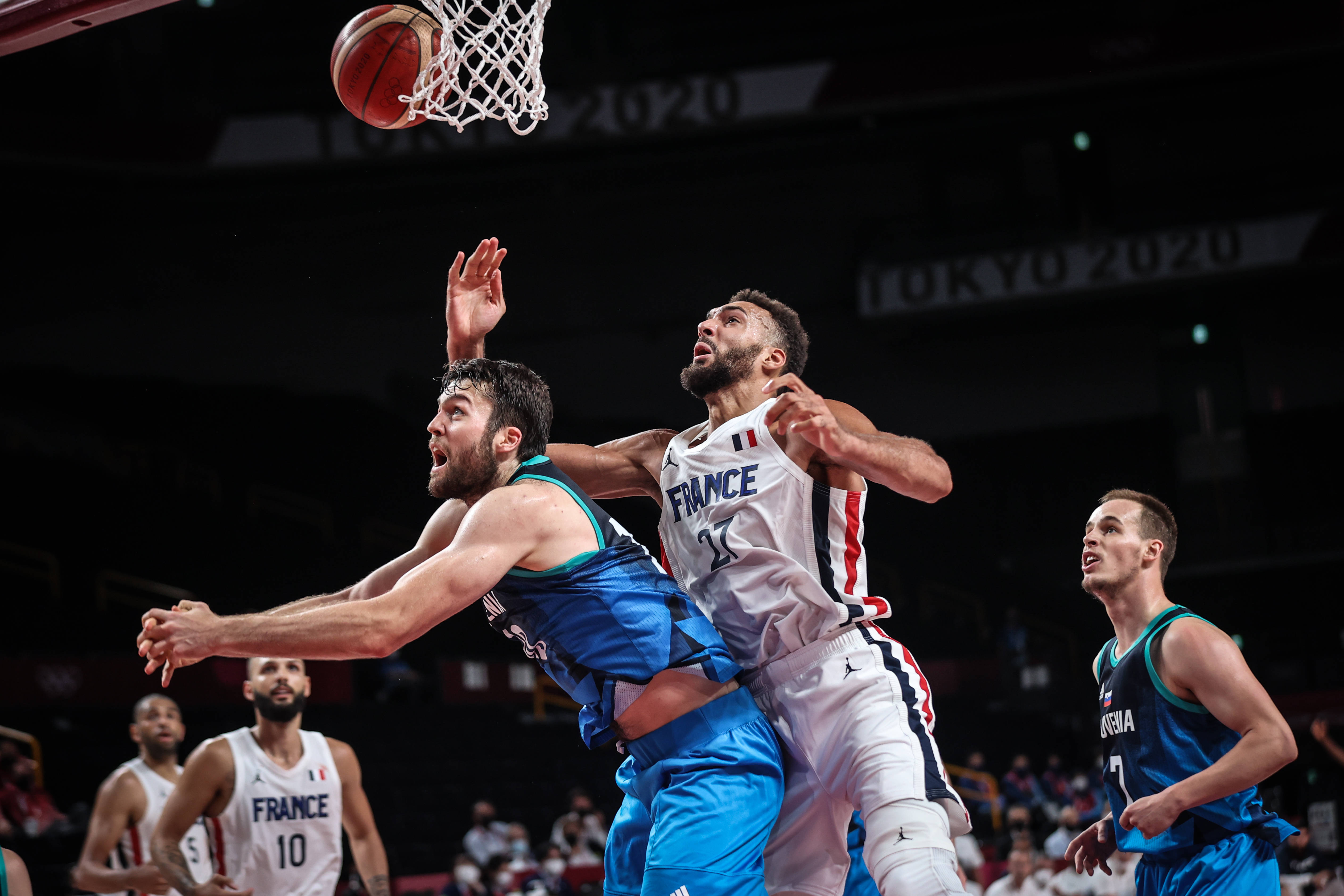 关于斯洛文尼亚大胜并非易事,晋级前途仍未明朗的信息 关于斯洛文尼亚大胜并非易事,晋级前途仍未明朗的信息