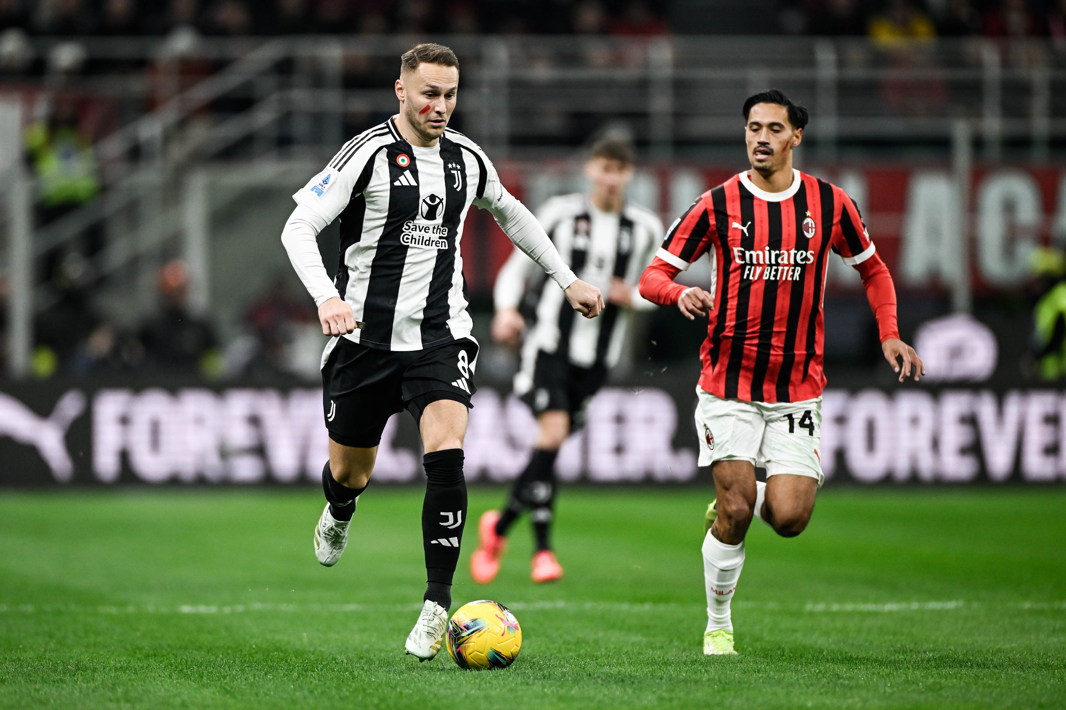 AC米兰准备迎击尤文图斯队 AC米兰准备迎击尤文图斯队