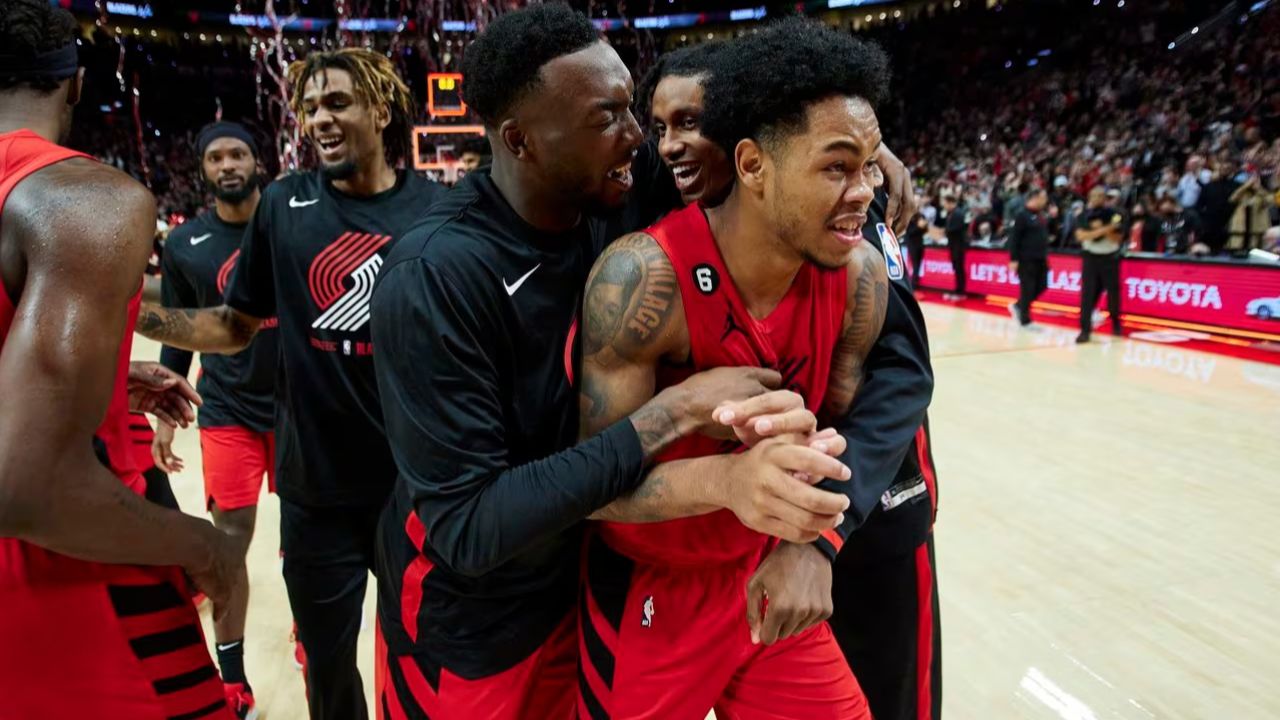 篮网取得对阵骑士的胜利,黄蜂战胜开拓者 篮网取得对阵骑士的胜利,黄蜂战胜开拓者