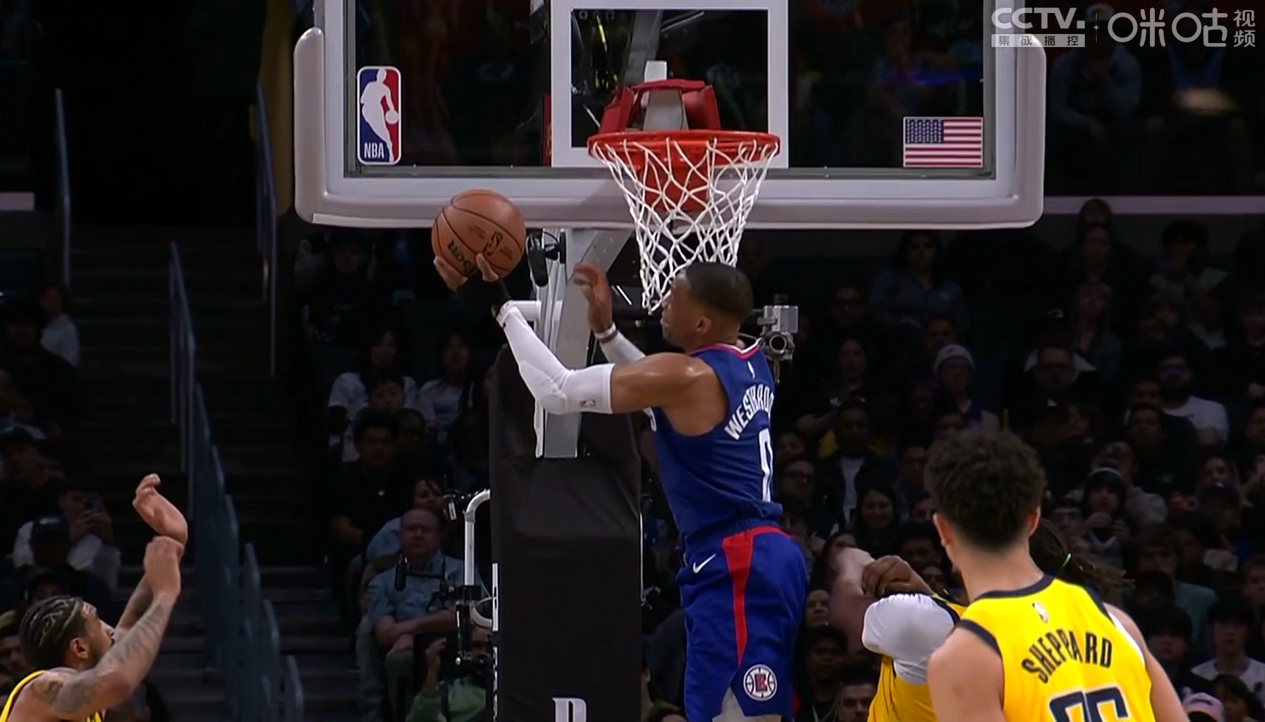 乔治砍下35分助快船击败步行者 乔治砍下35分助快船击败步行者