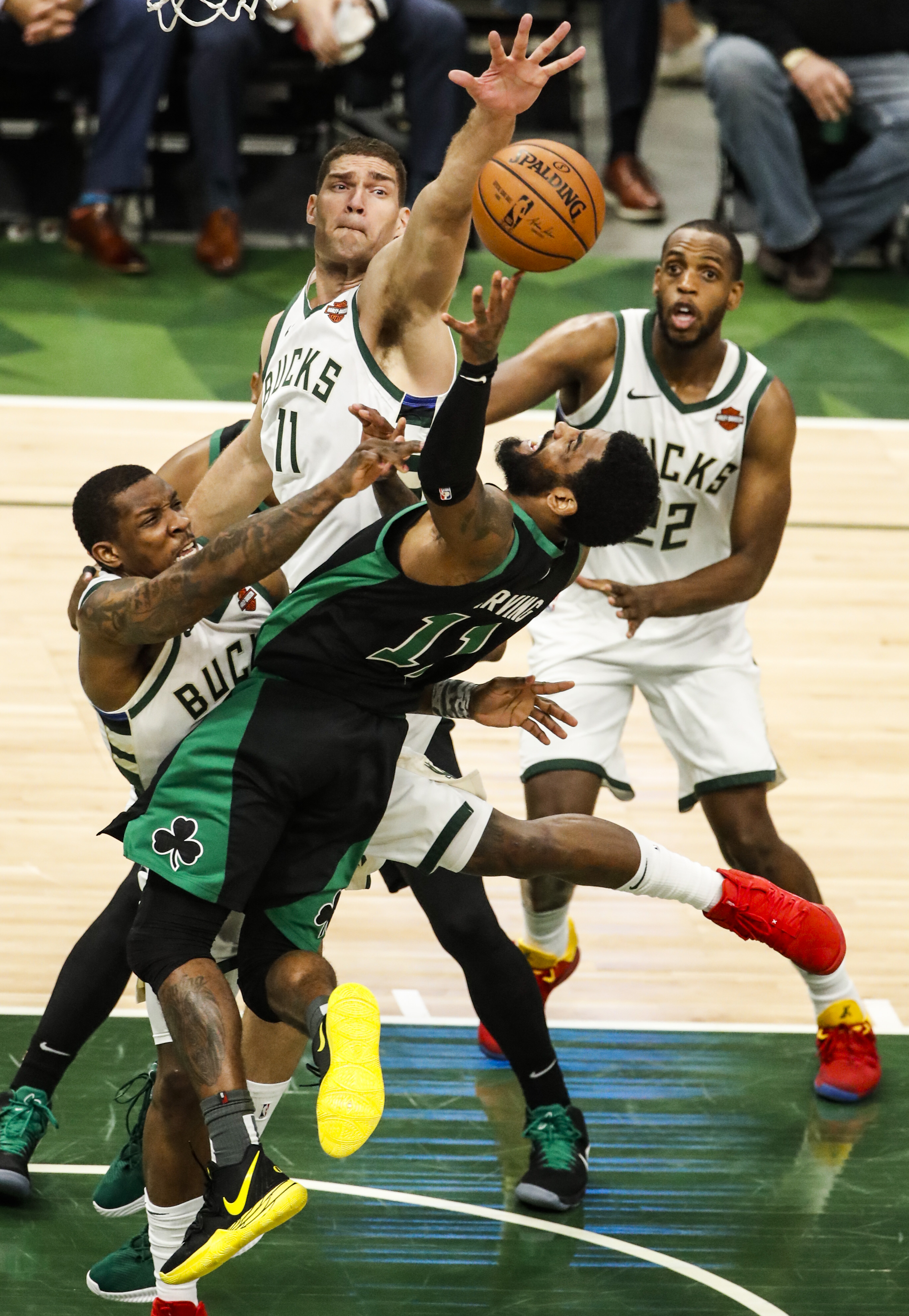 雄鹿力克凯尔特人，安特托昆博砍27分