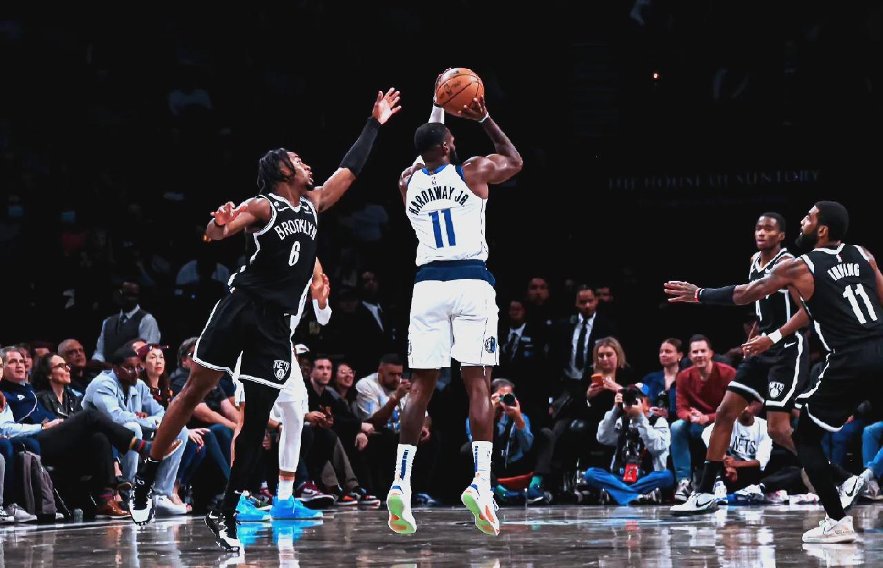 篮网在主场战胜老鹰,结束两连败 篮网在主场战胜老鹰,结束两连败