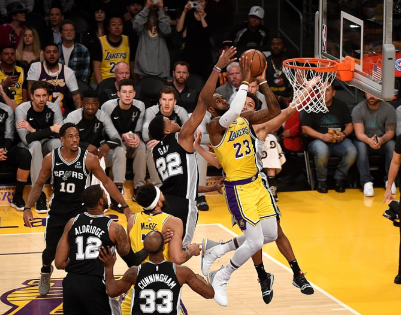 猛龙负于马刺遭遇两连败 猛龙负于马刺遭遇两连败