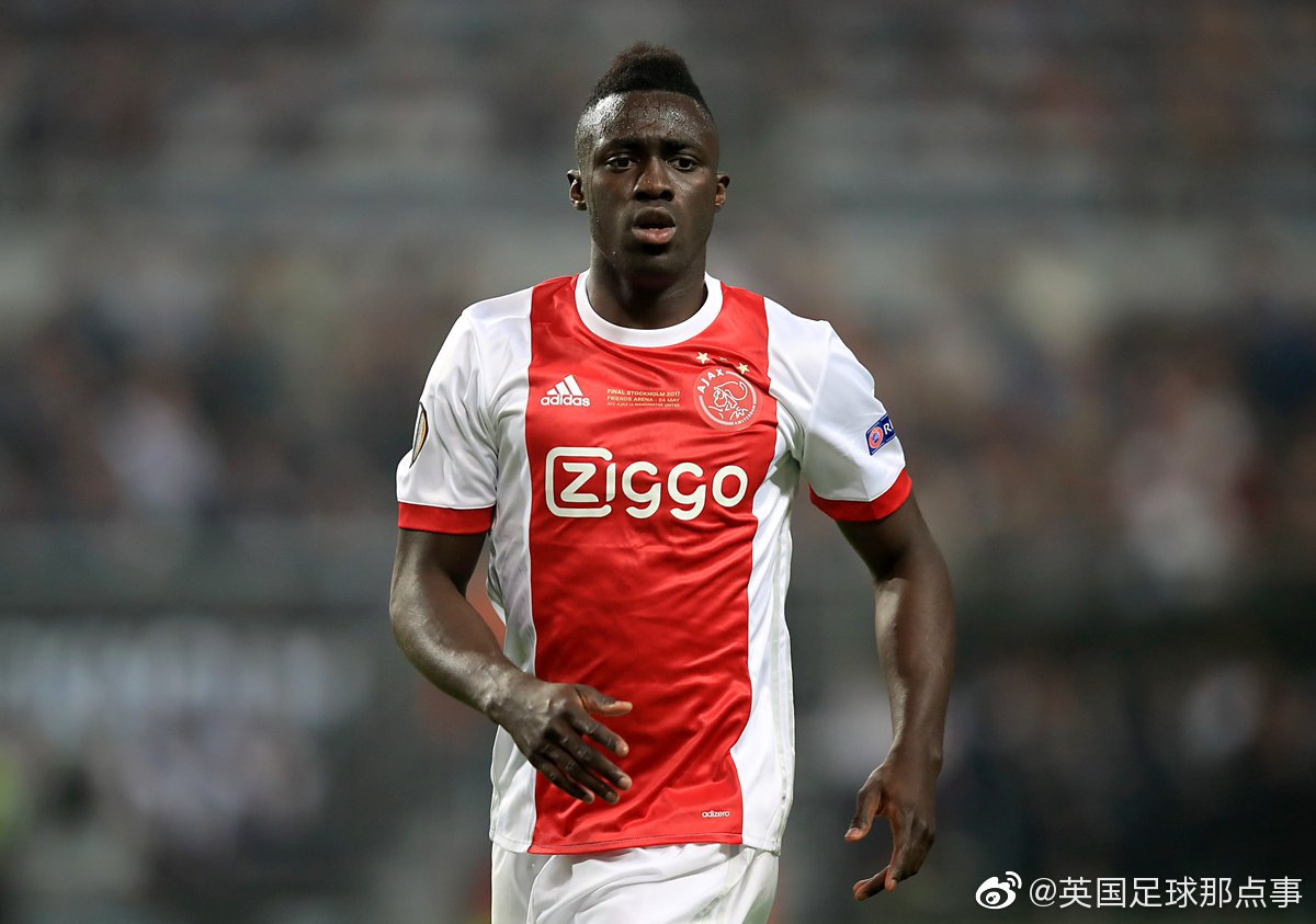 阿贾克斯轻松过关，赢得半决赛资格的简单介绍